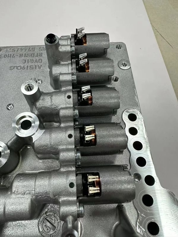 새로운 제거 MPS6 6DCT450 6DCT451 밸브 바디 조립 장치에 밸브 바디 조립 장치의 제어 모듈이 포함되어 있지 않습니다2006-2018 XC60 1.6T 2.0T