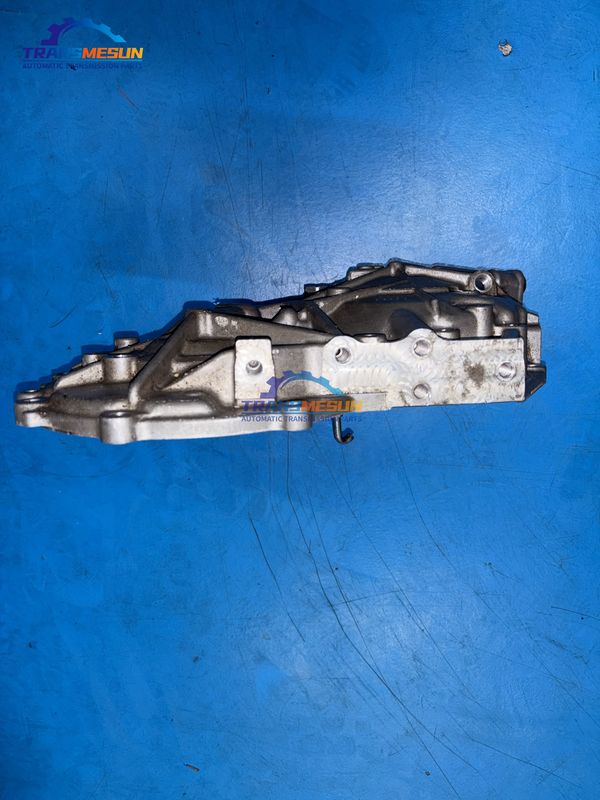K114 CVT 변속기의 후면 커버 2019 모델 토요타 C-HR 2.0L CVT 변속기에 대한 5 개의 고정 구멍이 있습니다.